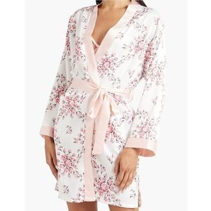 NEW- Morgan Lane X FabFitFun White Pink Floral Satin Robe